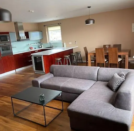 Dominika * בויניצה