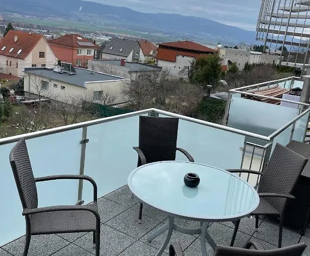 Dominika * בויניצה